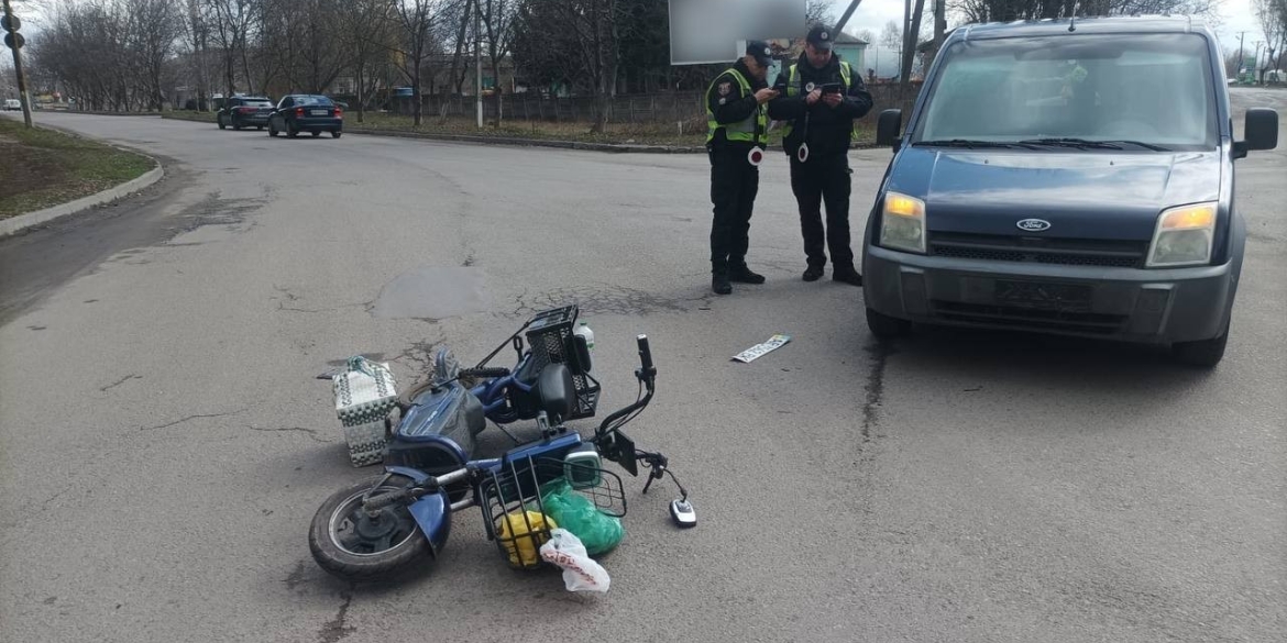 У Немирові водійка Ford допустила зіткнення з електроскутером