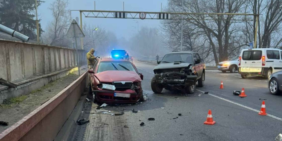 У Немирові після зіткнення Mitsubishi Pajero та Skoda Octavia дві людини у лікарні