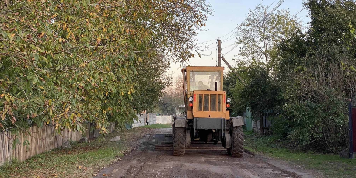 У Писарівці та Щітках відновлюють покриття доріг