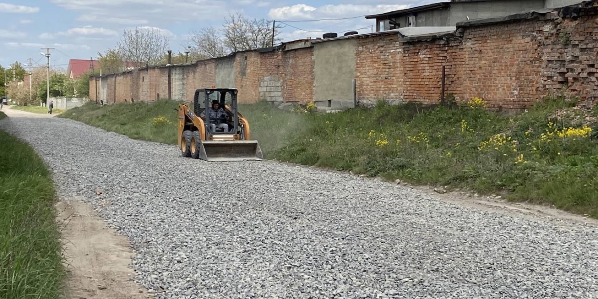 У приватному секторі Вінниці розпочали плановий ремонт доріг