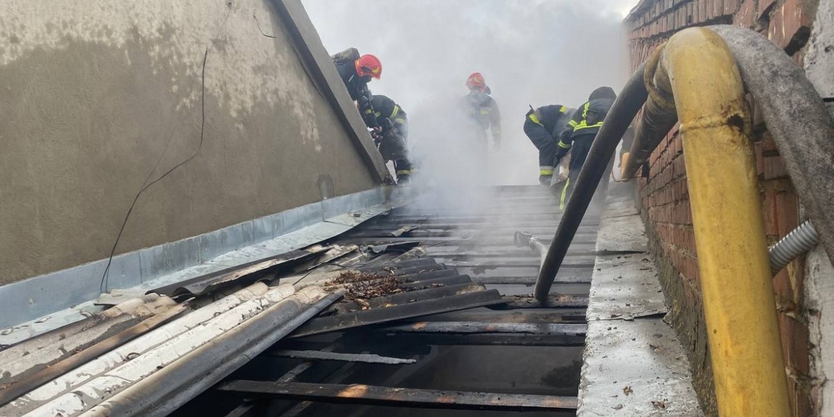 У Вінниці на Гліба Успенського загорівся магазин автозапчастин