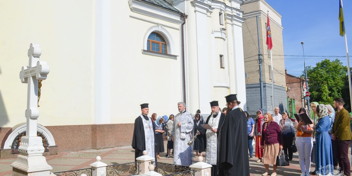 У Вінниці на могилі Митрополита звершили заупокійну молитву