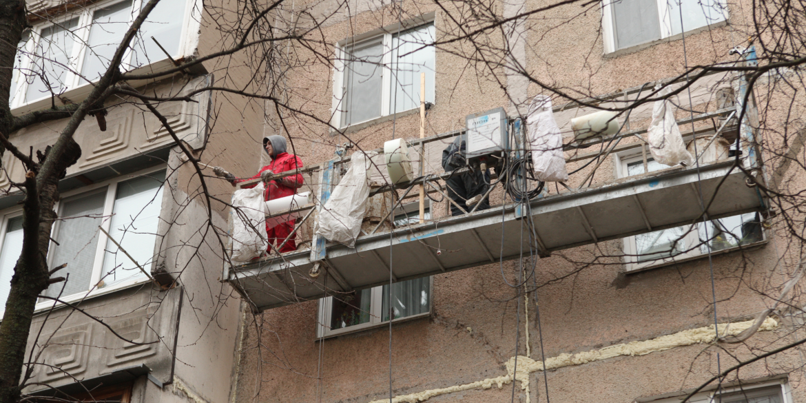 У Вінниці розпочали капремонт стиків стінових панелей двох будинків