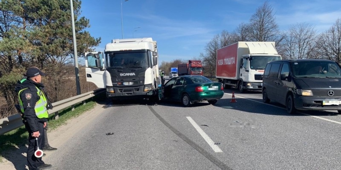 У Вінниці сталася аварія - постраждала маленька дитина та двоє водіїв