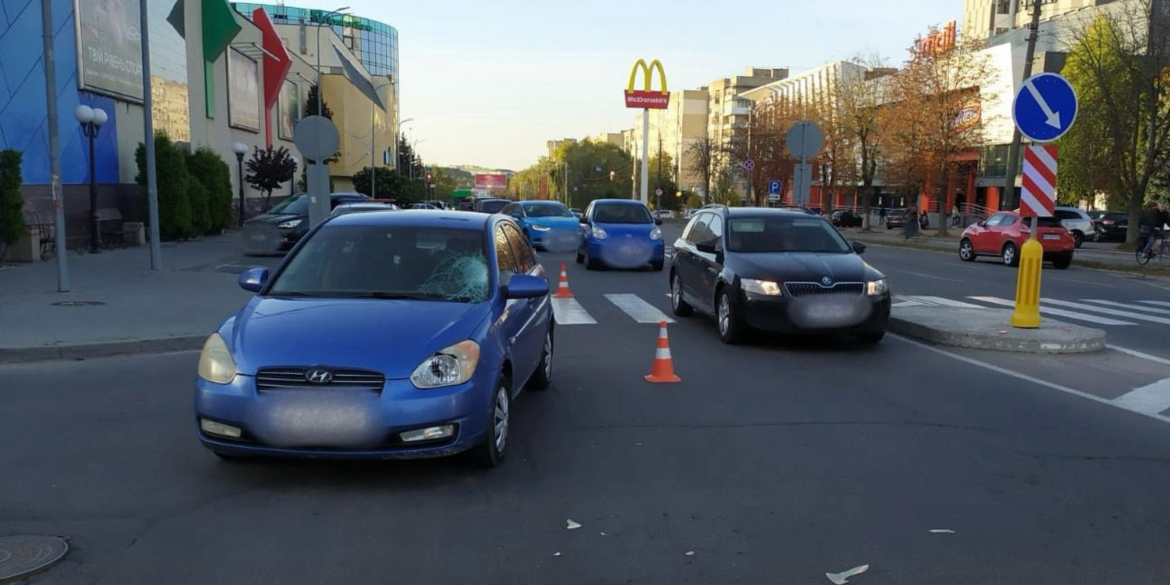 У Вінниці водій Hyundai на пішохідному переході скоїв наїзд на жінку