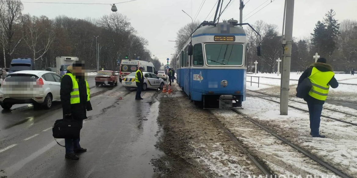 У Вінниці водій Hyundai збив 74-річного пішохода на тротуарі