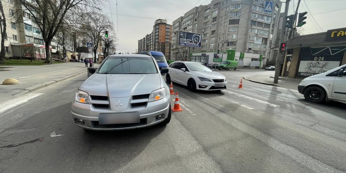 У Вінниці водій Mitsubishi збив жінку на пішохідному переході