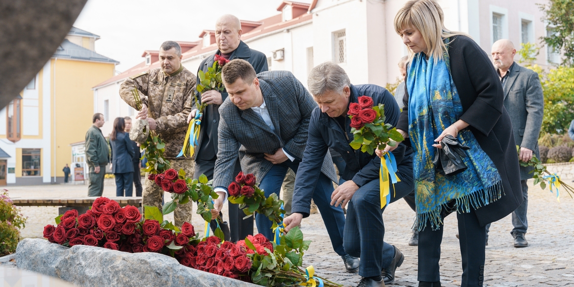 У Вінниці вшанували загиблих Героїв у День захисників і захисниць України