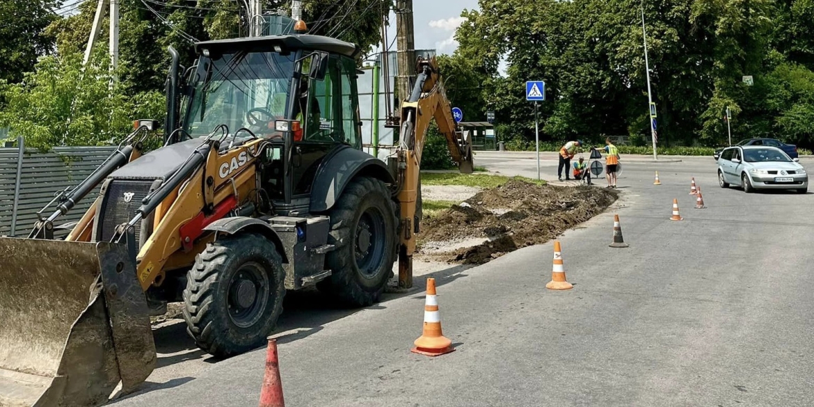 У Вінницьких Хуторах облаштовують тротуари по двох центральних вулицях