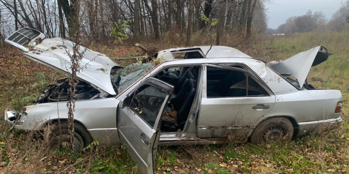 У Вінницькому районі п'яний водій Mercedes з’їхав у кювет