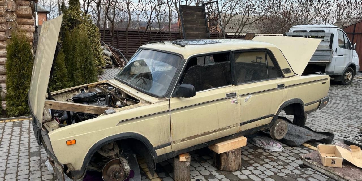 У Вінницькому районі злодії вкрали й спробували розібрати чуже несправне авто