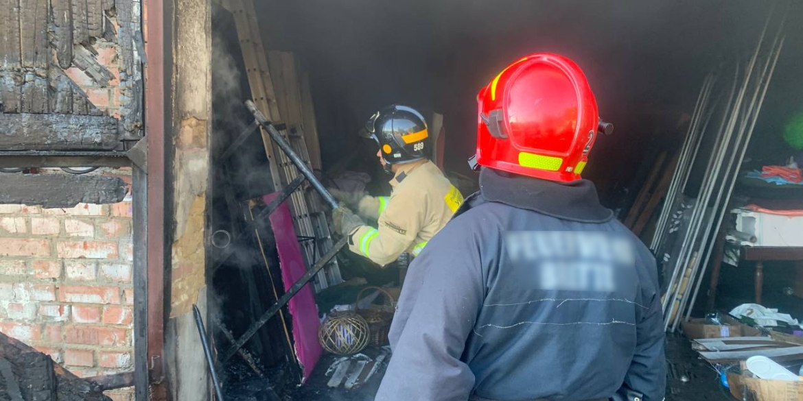 У Вінниці горіло складське приміщення - довелось викликати рятувальників