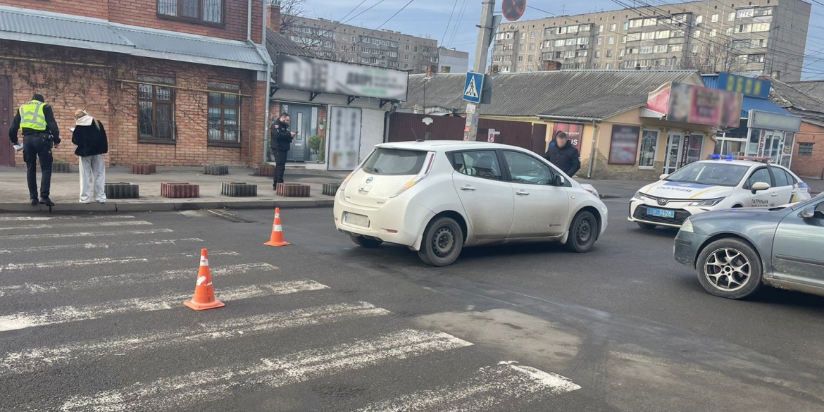 У Вінниці під колеса Nissan Leaf потрапила жителька Жмеринського району