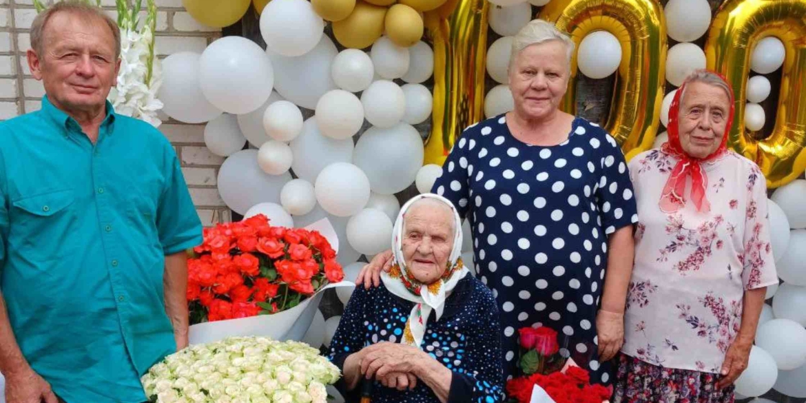 У Вінниці привітали зі 100-річчям Ольгу Півторак, яка має 23 онуки та 63 правнуки