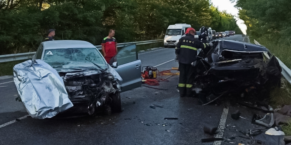 У Жмеринському районі в ДТП загинули водійки «Фольксваген» та «БМВ»