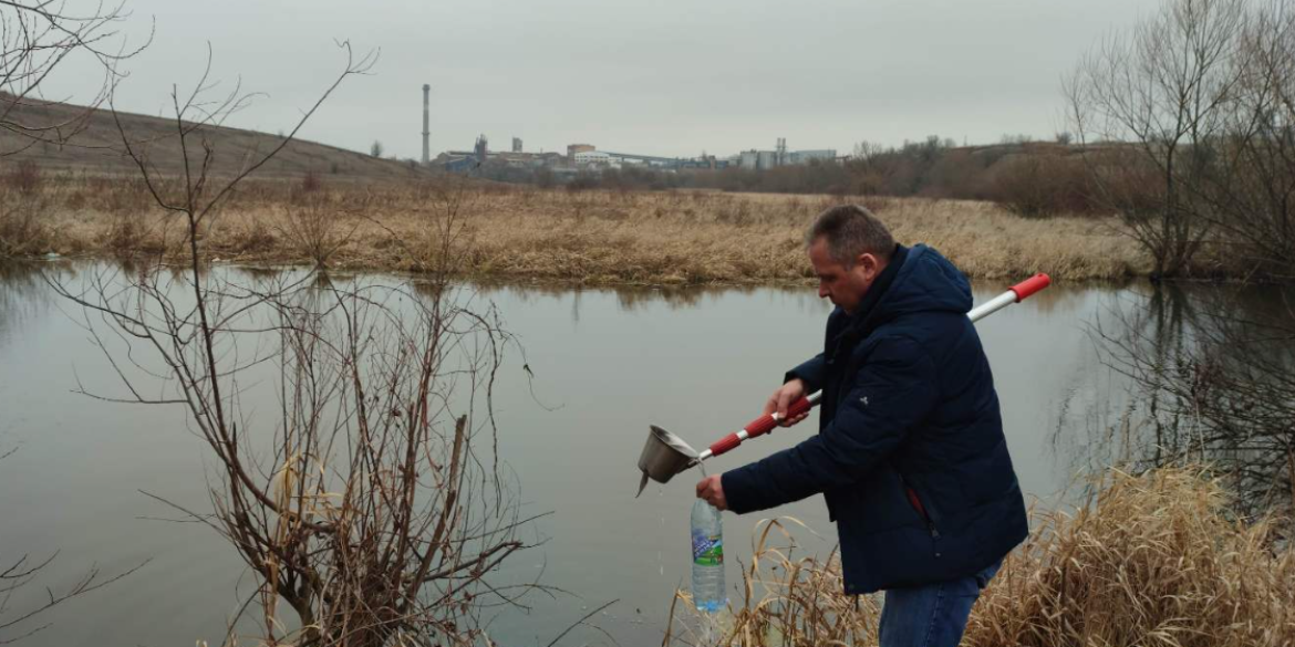 В басейні річки Сіб у Гайсині взяли проби води на дослідження