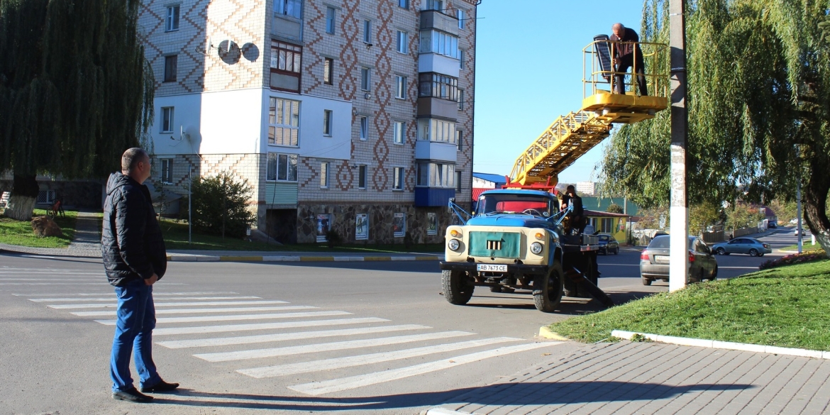 В Іллінцях встановлюють ліхтарі на сонячних батареях - економлять світло