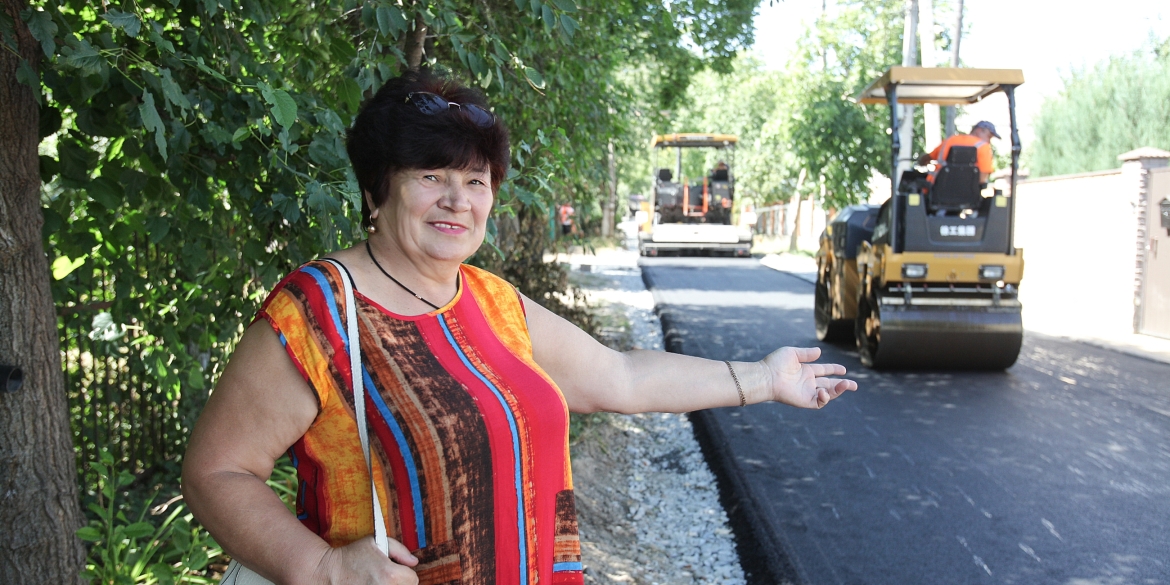 В очікуванні воїнів та заради комфорту жителів громади: у Вінниці асфальтують вулиці приватного сектору