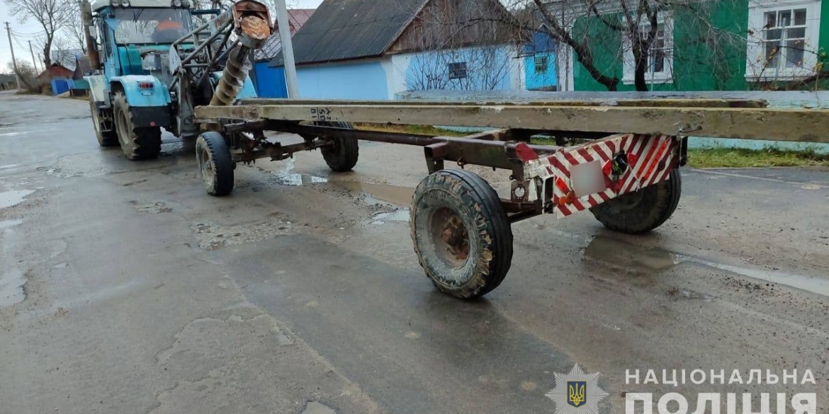 В Шаргородській громаді водій трактора з причепом збив 13-річну дівчинку