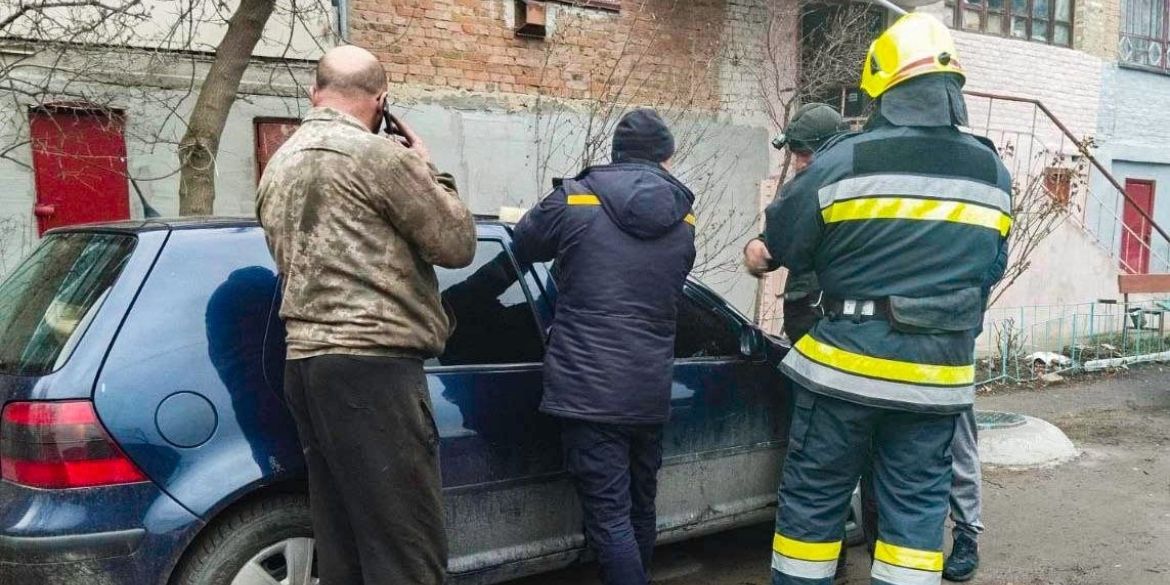 В Тульчині тримісячна дитина опинилась заблокованою в автомобілі