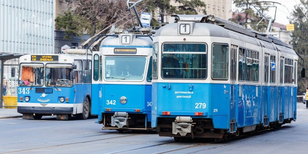 Вінничан просять без нагальної потреби не користуватись приватними авто