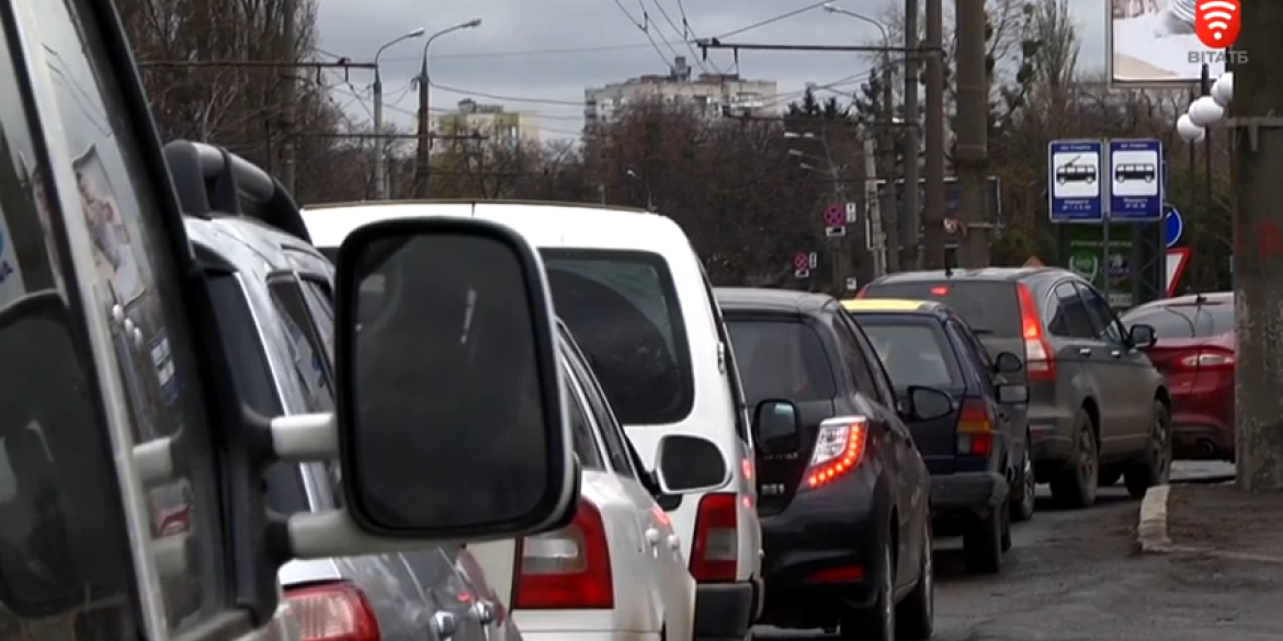 Вінничан просять не створювати ажіотаж на заправних станціях