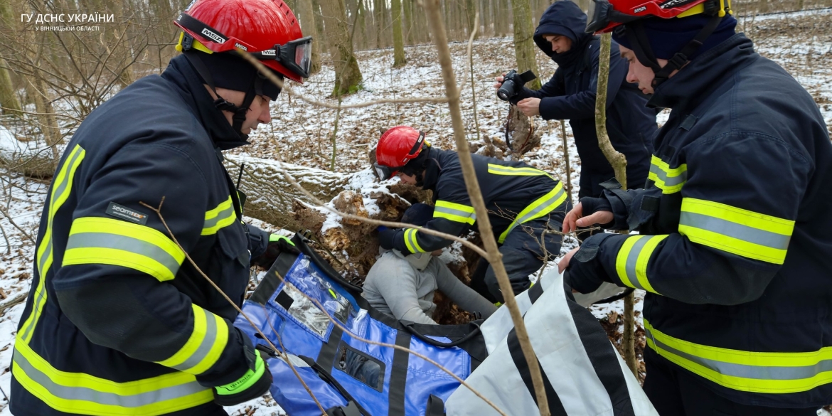 Вінницькі надзвичайники відточували навички пошуково-рятувальних робіт