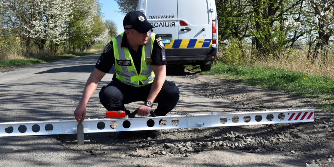 Безпечні дороги: вінницькі патрульні активно обстежують автошляхи