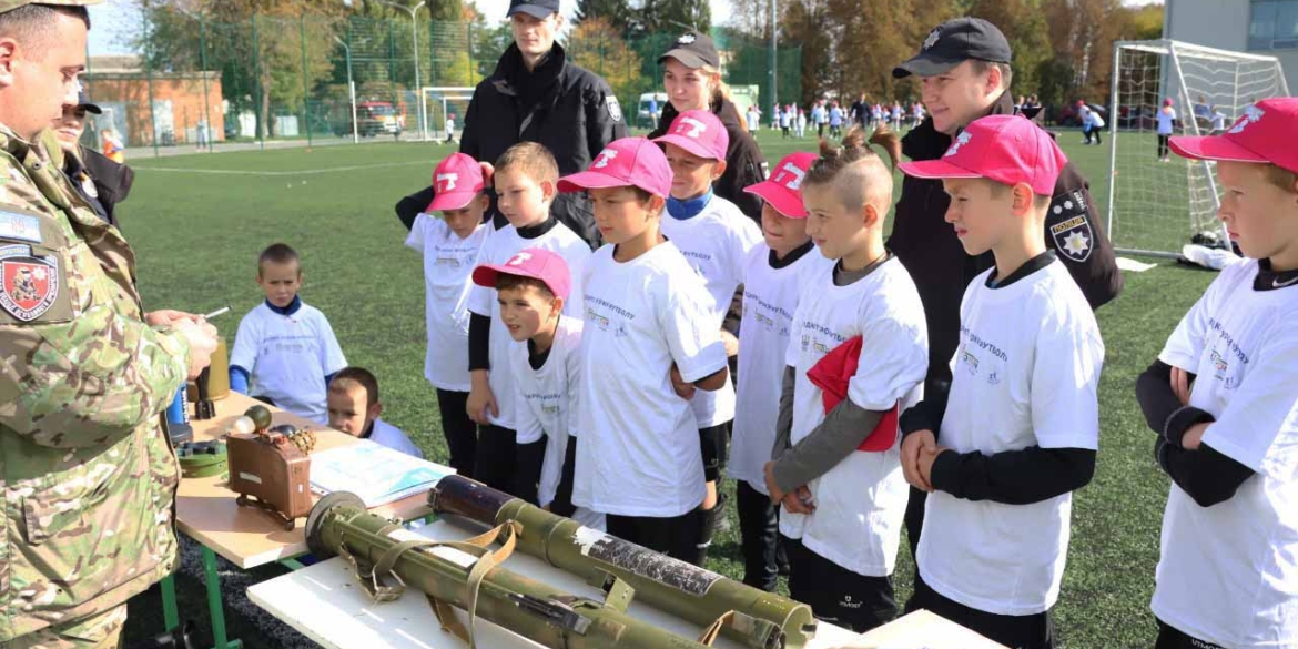 Вінницькі поліцейські долучились до дитячого свята