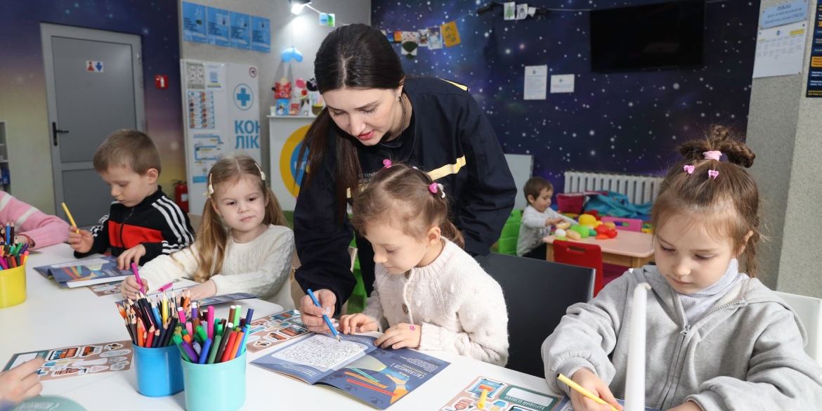 Вінницькі рятувальники завітали до дитячої точки "Спільно" UNICEF