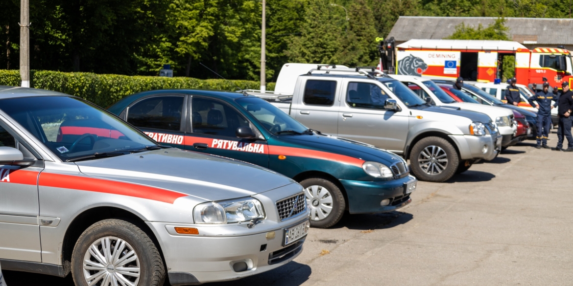 Вінницькі рятувальники поповнили автопарк та отримали допомогу від благодійників