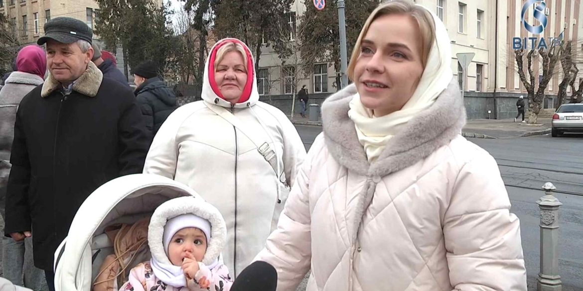 Водохреще у Вінниці тисячі вірян освятили воду у Свято-Преображенському соборі