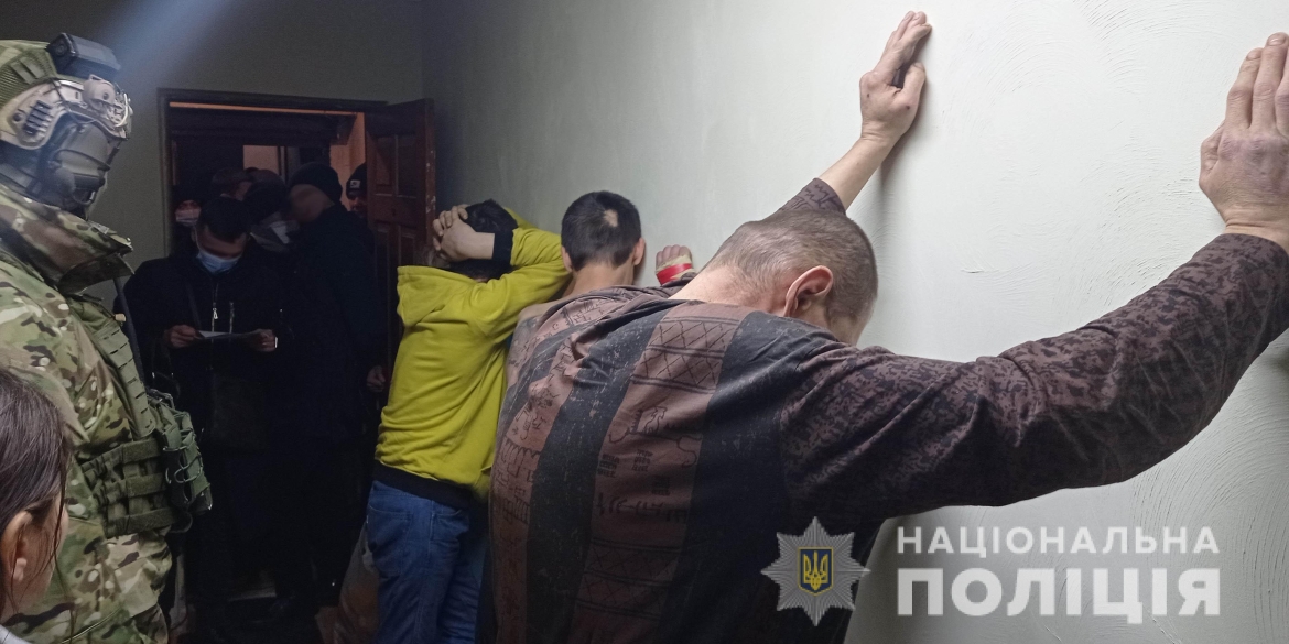 В'язні Вінницької колонії ошукали людей на понад півмільйона гривень