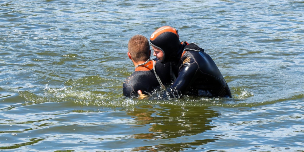 Як врятувати людину, яка тоне? Топ порад з рятування на воді від ДСНС