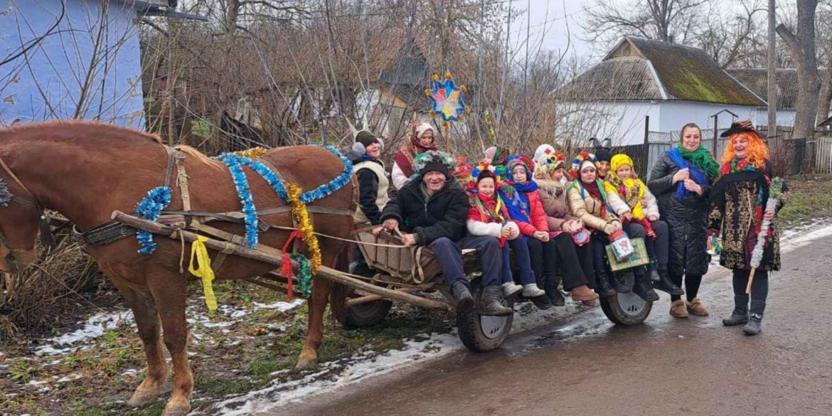 Юні жмеринські колядники зібрали 32 тис. грн на підтримку ЗСУ