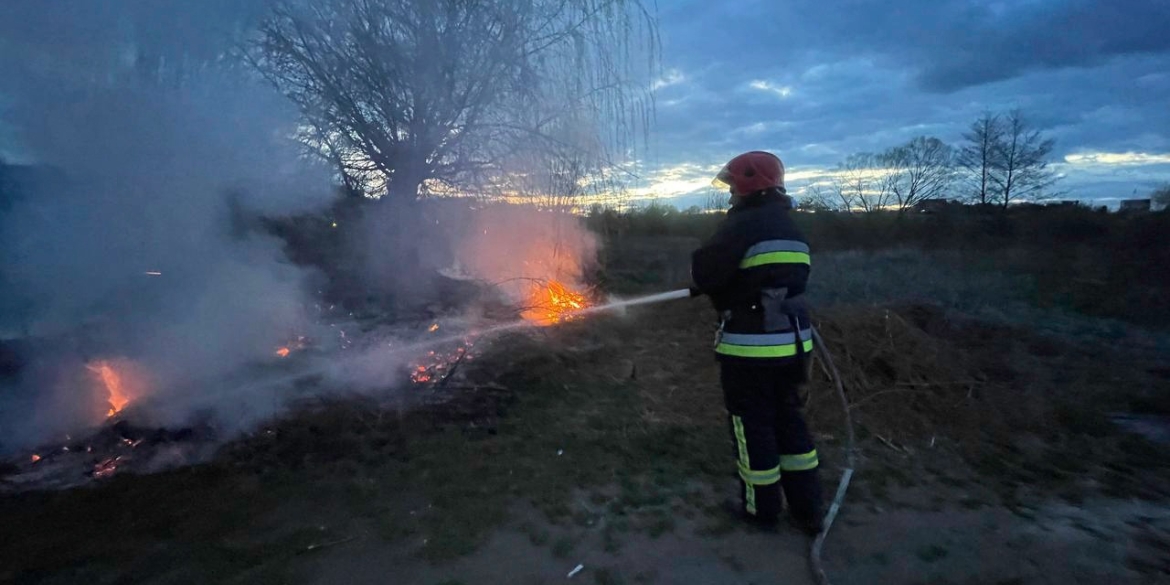 За добу, 3 квітня, рятувальники Вінниччини загасили 20 пожеж