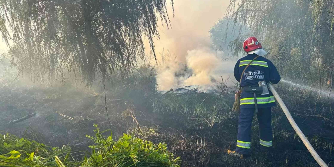 За минулу добу вінницькі рятувальники 70 разів виїжджали на ліквідацію пожеж