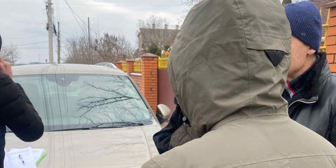 Жмеринського підприємця підозрюють у незаконному переправленні військовозобов'язаних через кордон