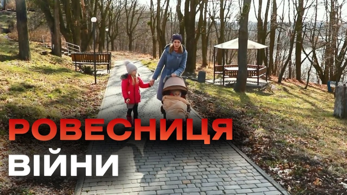 Embedded thumbnail for Під гуркіт вибухів та виття сирен: історія маленької Олі, яка народилася 24 лютого 2022 року