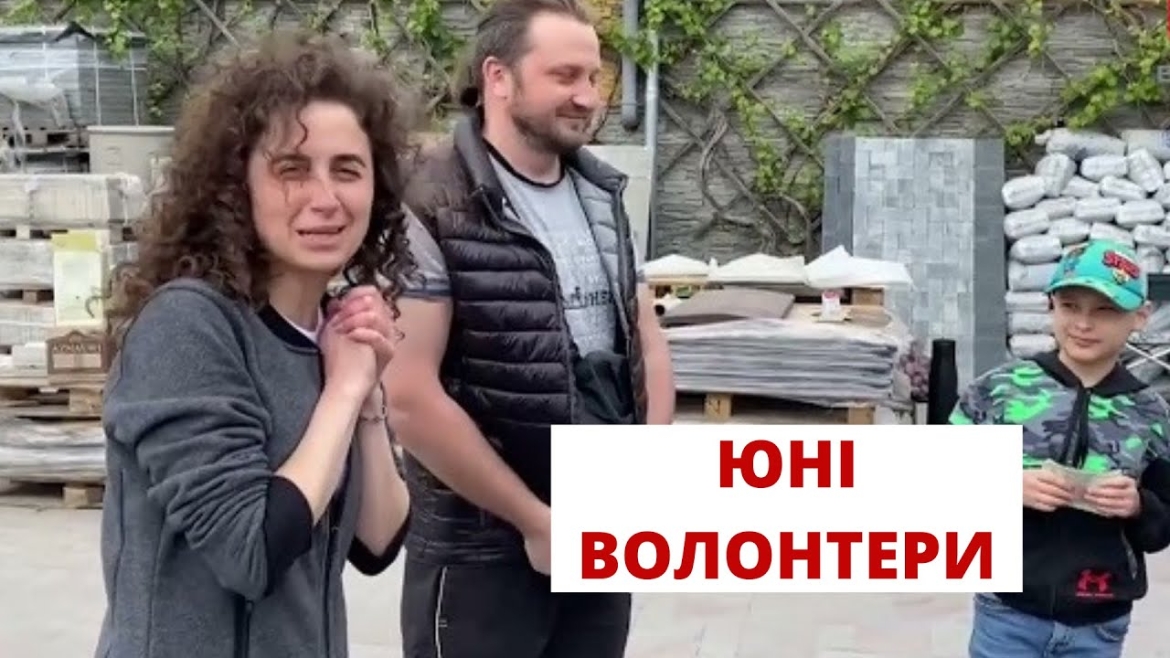 Embedded thumbnail for П&#039;ятеро юних вінничан продають лимонад і випічку, збираючи гроші для ЗСУ