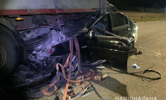 У лікарні помер 26-річний водій Hyundaі, який в’їхав у вантажівку у Вінницькому районі