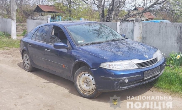 В Чечельнику чоловік продав авто, за яким мав наглядати, після чого повідомив про крадіжку