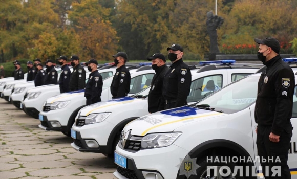 У Вінниці підрозділи поліції охорони отримали сім новеньких автівок