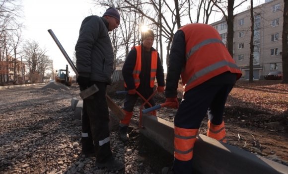 В Агрономічному ремонтують одну з центральних доріг