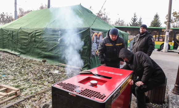 У Вінниці завершили встановлення наметів, які передало місто Карлсруе