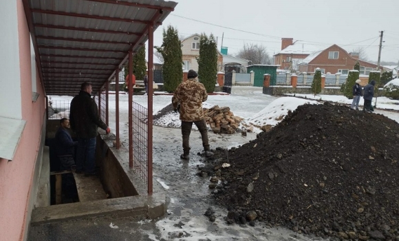 В ліцеї №3 у Калинівці облаштовують тимчасове укриття для учнів