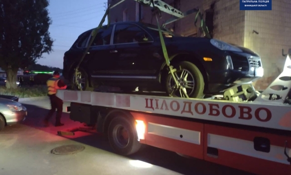 У Вінниці затримали підпилого водія Porsche Cayenne