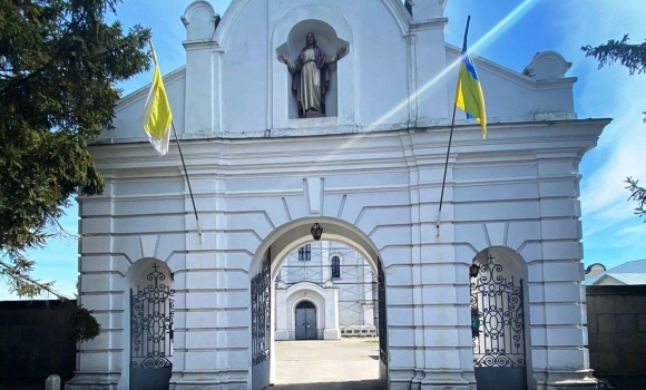 В Шаргороді чоловік викрав з костелу гроші, які збирали для переселенців