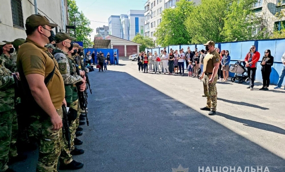 Після двох місяців служби на Сході до Вінниці повернувся спецзагін правоохоронців