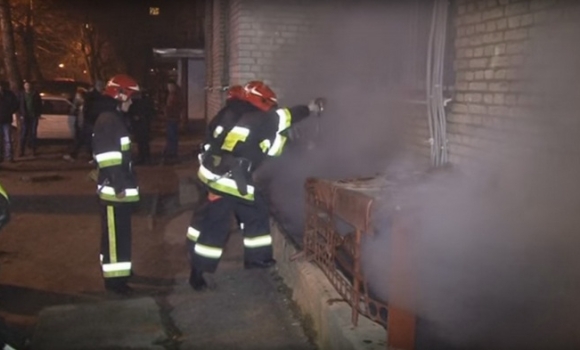 У Вінниці з підвалу багатоповерхівки, в якому виникла пожежа, врятували чоловіка